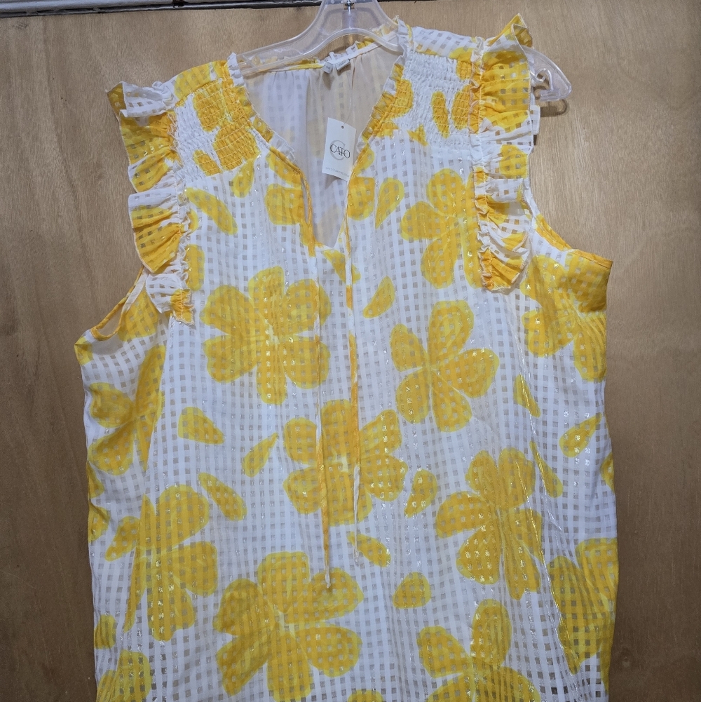 Cato White & Yellow Floral Ruffle V-Neck Top. Size 26/28